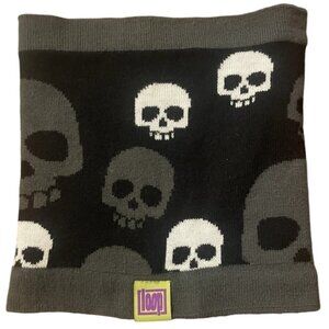 Loop Skulls Winter Woolen Black and Gray Neckwarmer